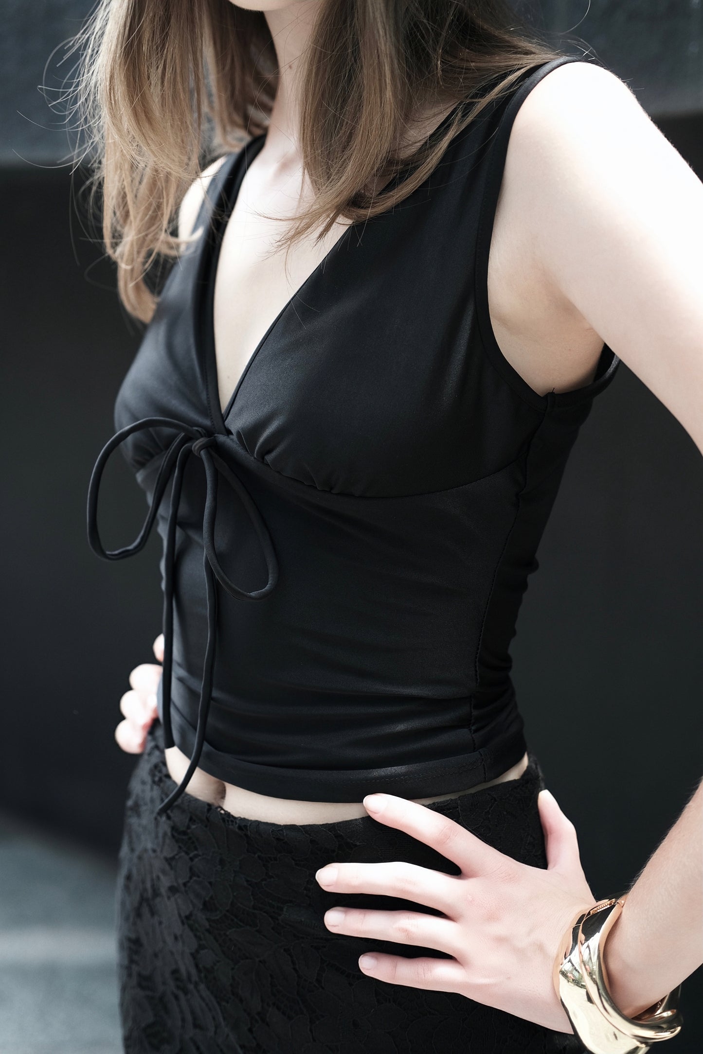 RON - Bow Cut-Out Top